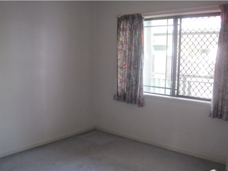 2/7 Ingham Court, Mooroobool QLD 4870