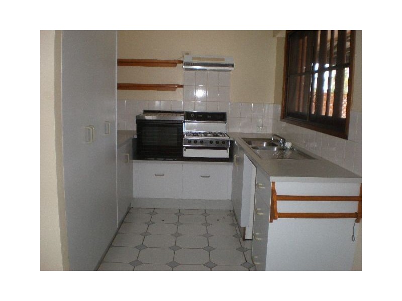 15 Jackson Close, Westcourt QLD 4870