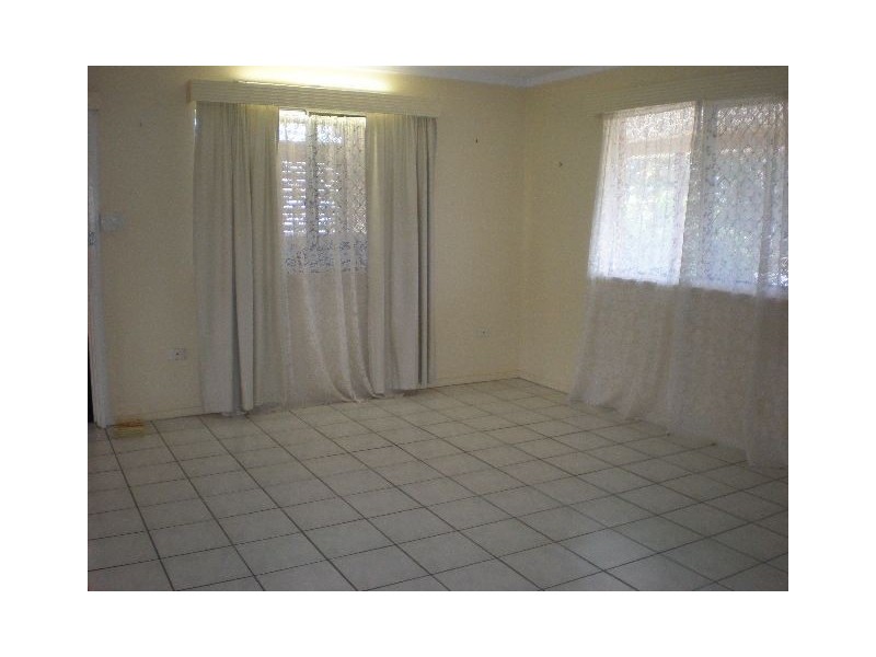 15 Jackson Close, Westcourt QLD 4870