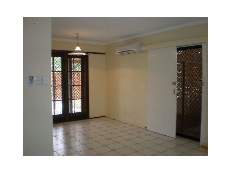 15 Jackson Close, Westcourt QLD 4870