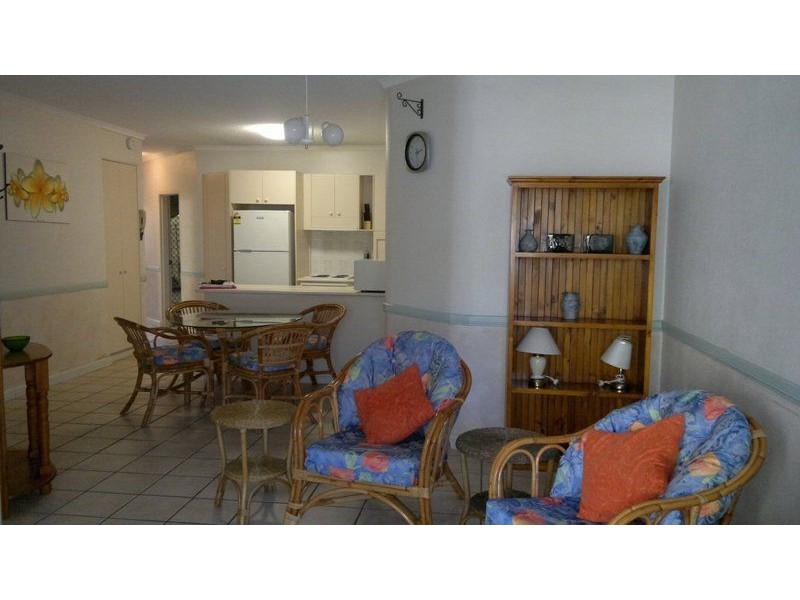 3/221 Lake Street, Cairns QLD 4870