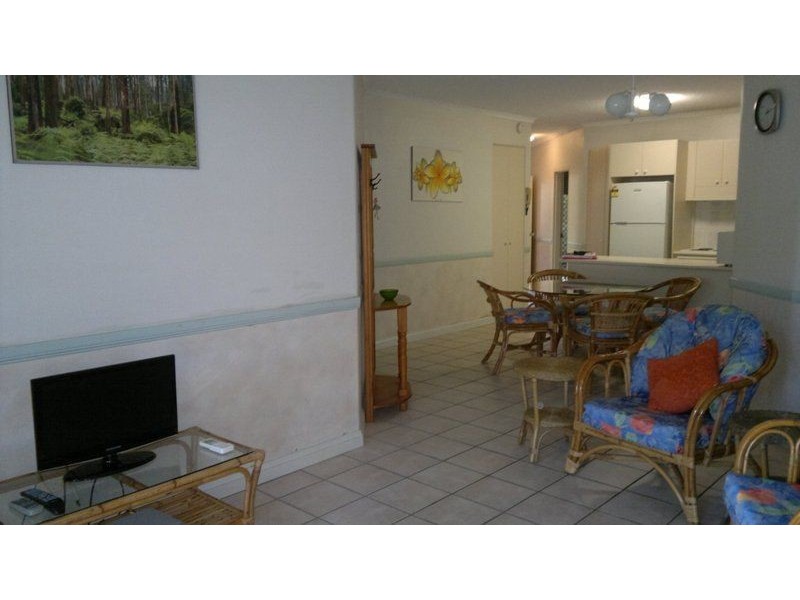 3/221 Lake Street, Cairns QLD 4870