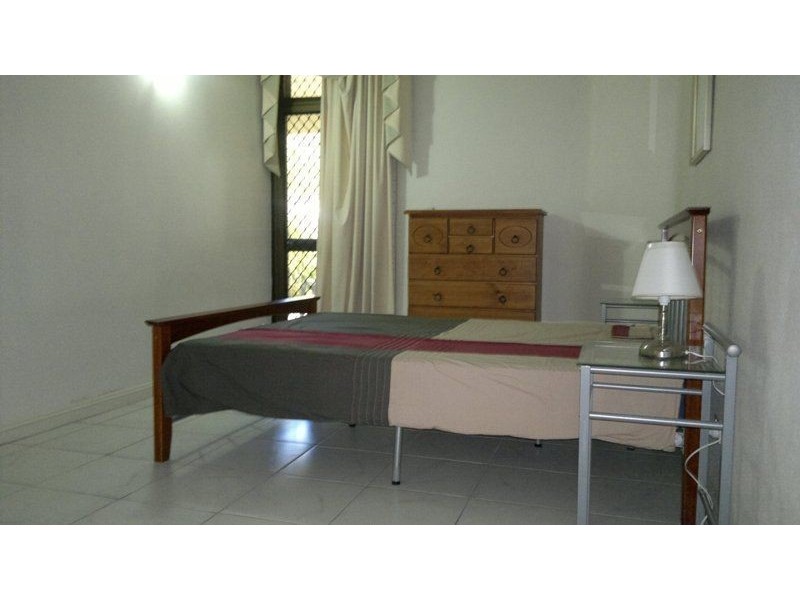 3/221 Lake Street, Cairns QLD 4870