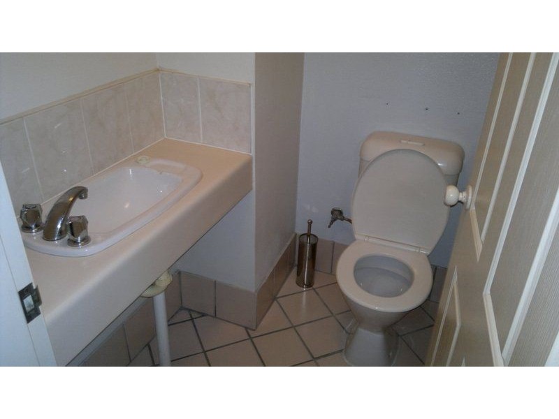 3/221 Lake Street, Cairns QLD 4870