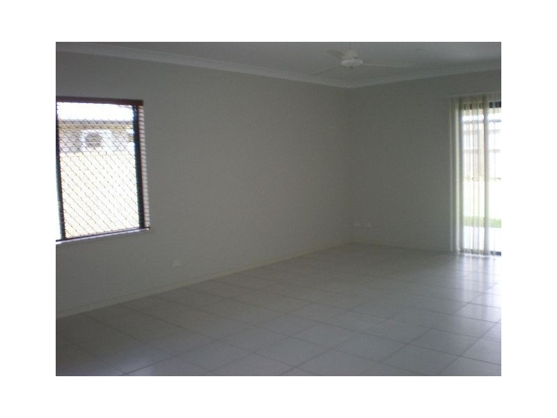 23 Wienert Street, Bentley Park QLD 4869