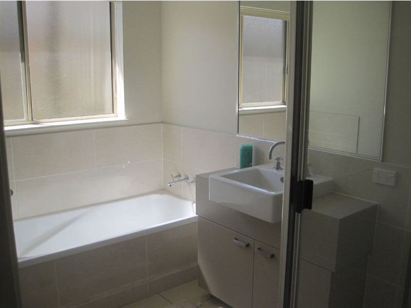 26 Cliffdale Street, Bentley Park QLD 4869