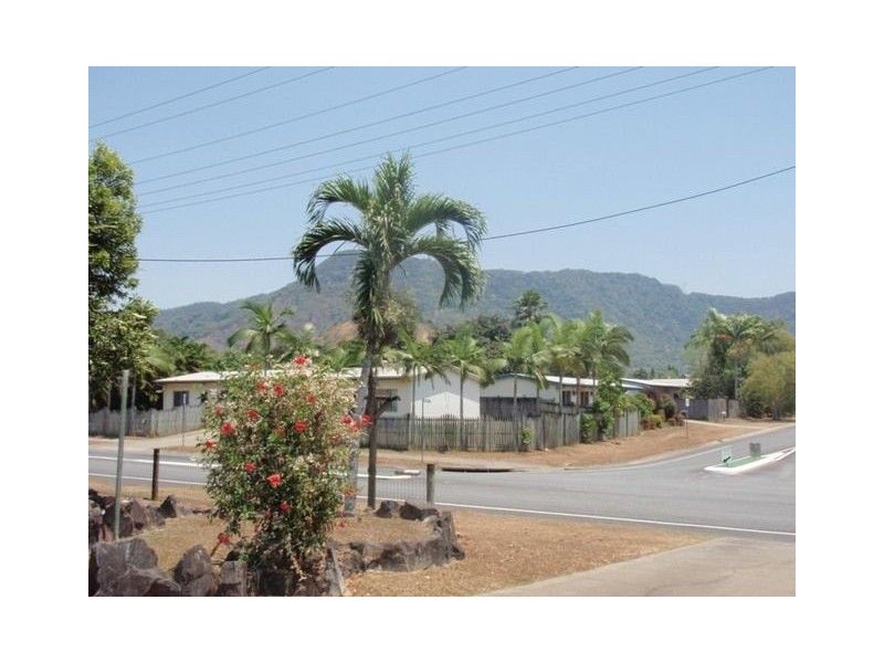 36 Loretta Avenue, Woree QLD 4868