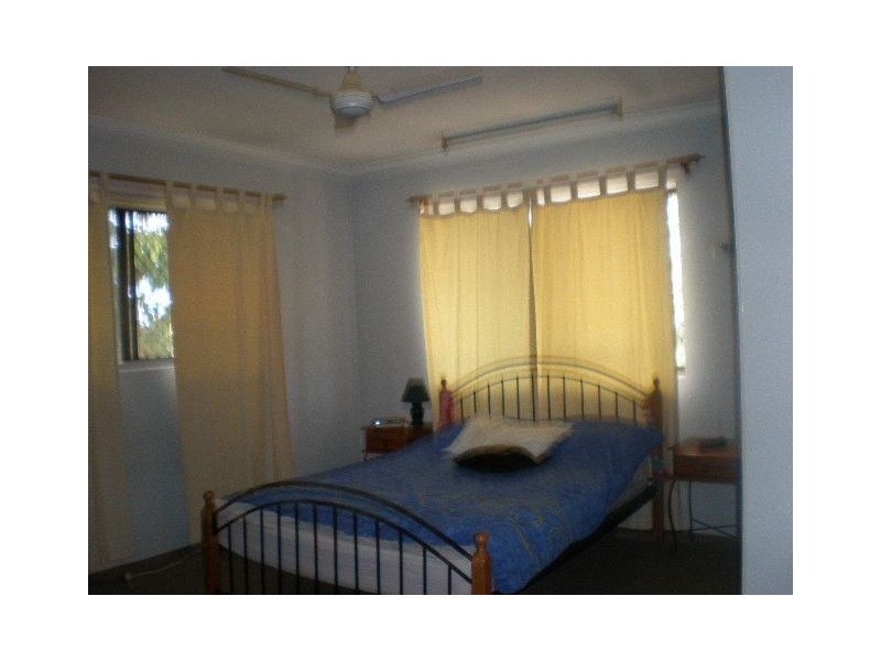 2/15 Mintaro Crescent, Woree QLD 4868