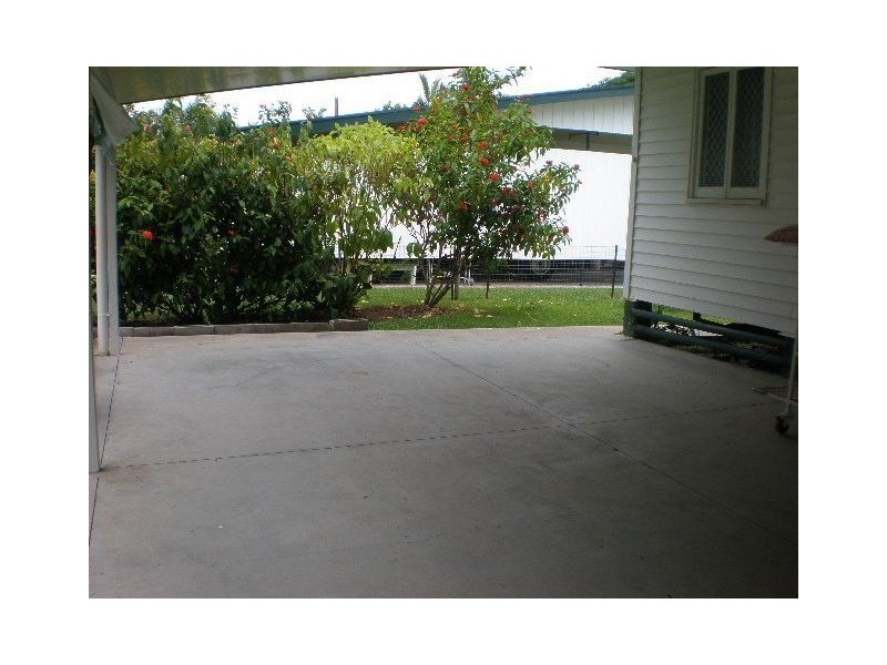 60 Hayward Street, Mooroobool QLD 4870