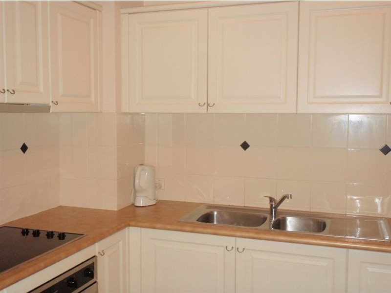 98/72 Kowinka Street, White Rock QLD 4868