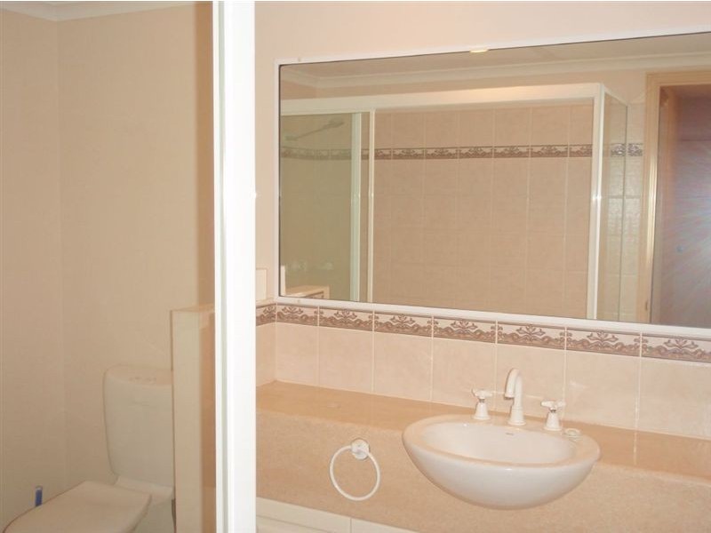 98/72 Kowinka Street, White Rock QLD 4868