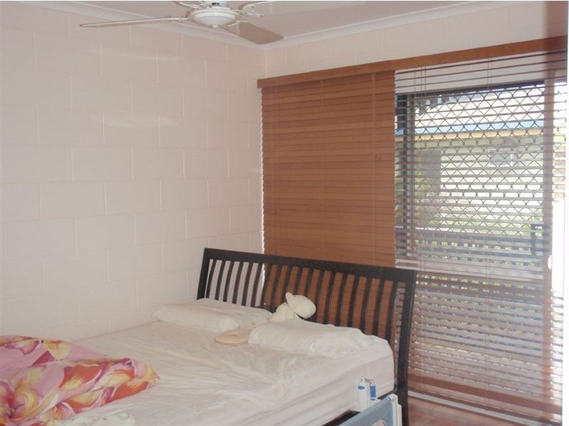 8/16 Jensen Street, Manoora QLD 4870