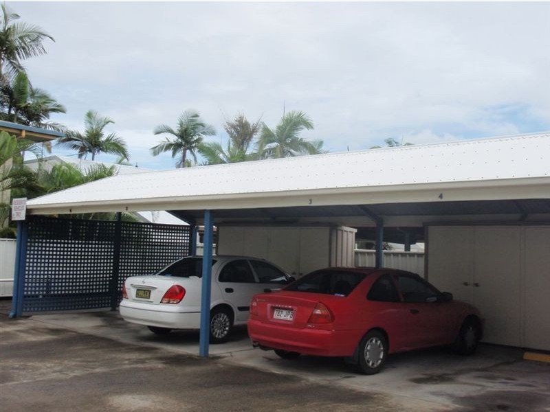 8/16 Jensen Street, Manoora QLD 4870