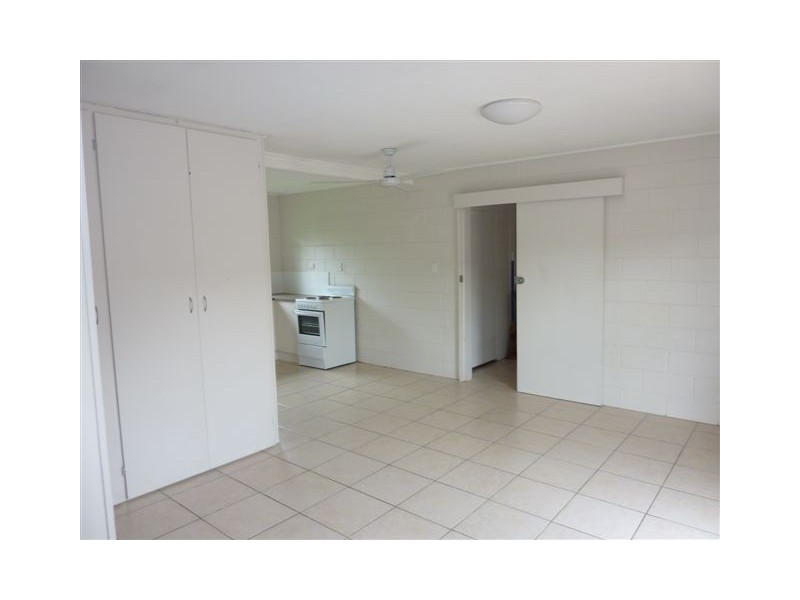 3/7 Sandown, Woree QLD 4868