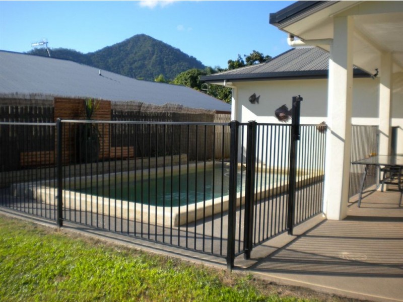 6 Russellia Street, Redlynch QLD 4870