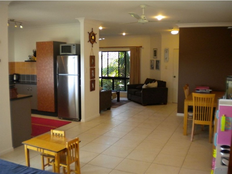 6 Russellia Street, Redlynch QLD 4870