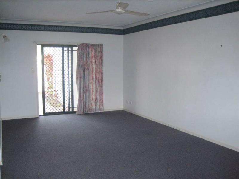 2/7 Ingham Court, Mooroobool QLD 4870