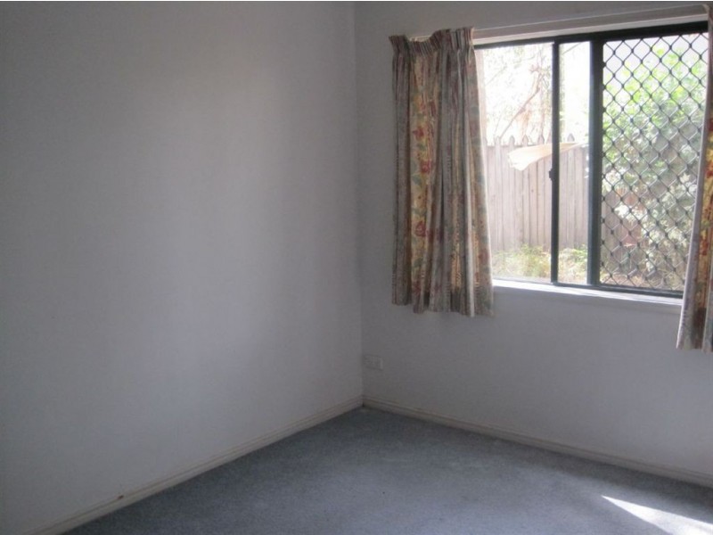 2/7 Ingham Court, Mooroobool QLD 4870