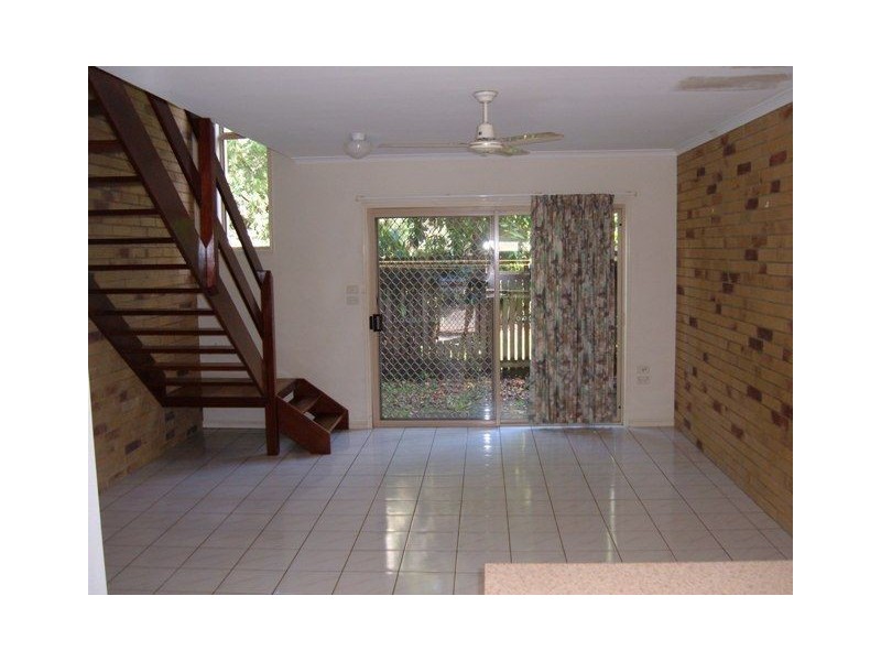 2/6 Grantala Street, Whitfield QLD 4870