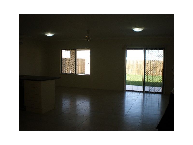 11 Roderick Street, Edmonton QLD 4869