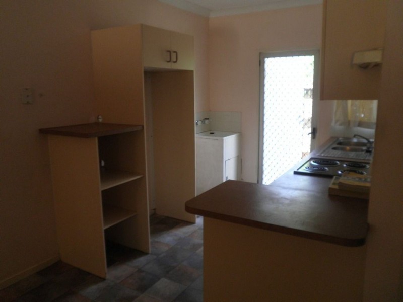 4/8 Bell Street, Westcourt QLD 4870