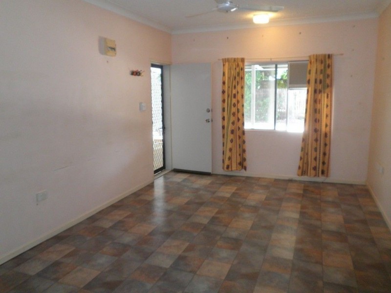 4/8 Bell Street, Westcourt QLD 4870