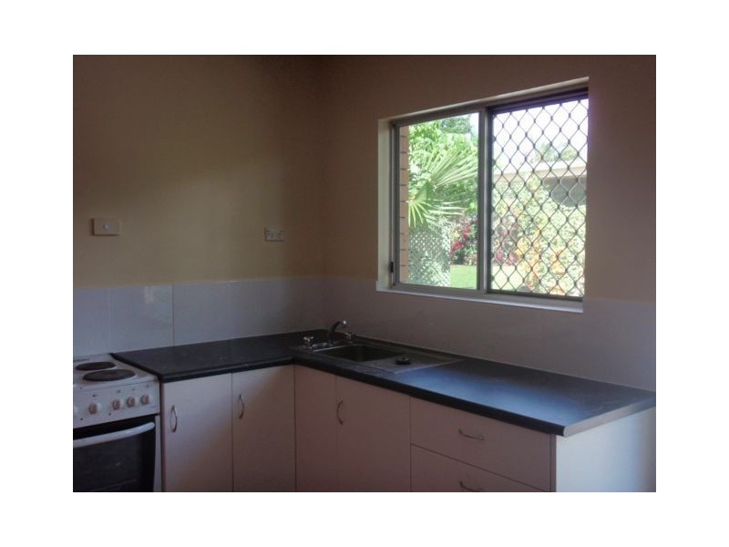 5 Smart Street, Mooroobool QLD 4870