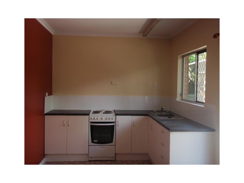 5 Smart Street, Mooroobool QLD 4870