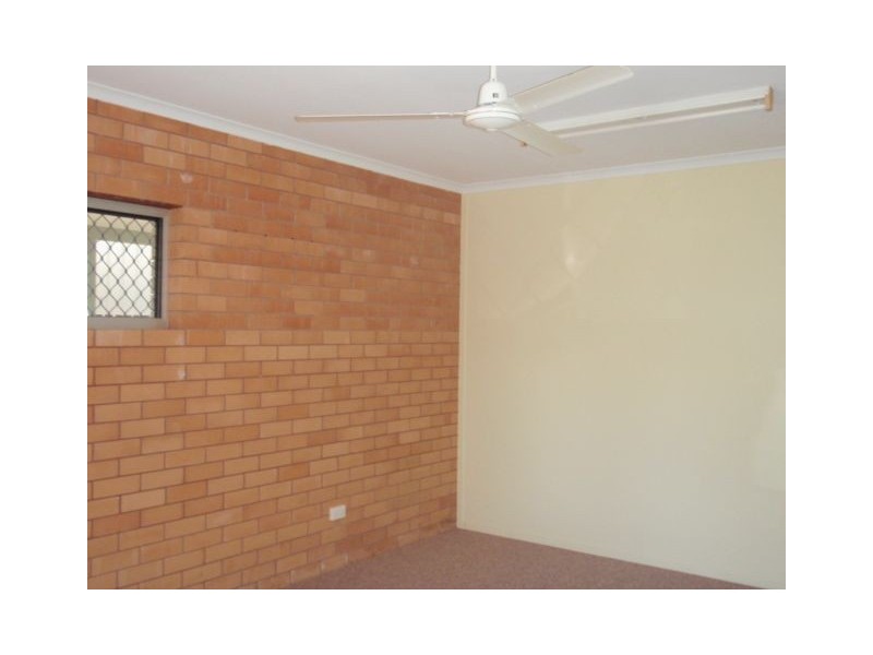 5 Smart Street, Mooroobool QLD 4870