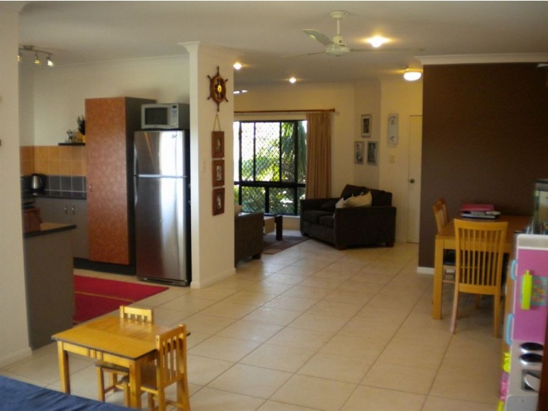 6 Russellia Street, Redlynch QLD 4870