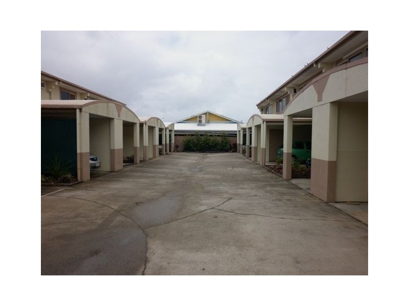 3/5 Charlotte, Woree QLD 4868
