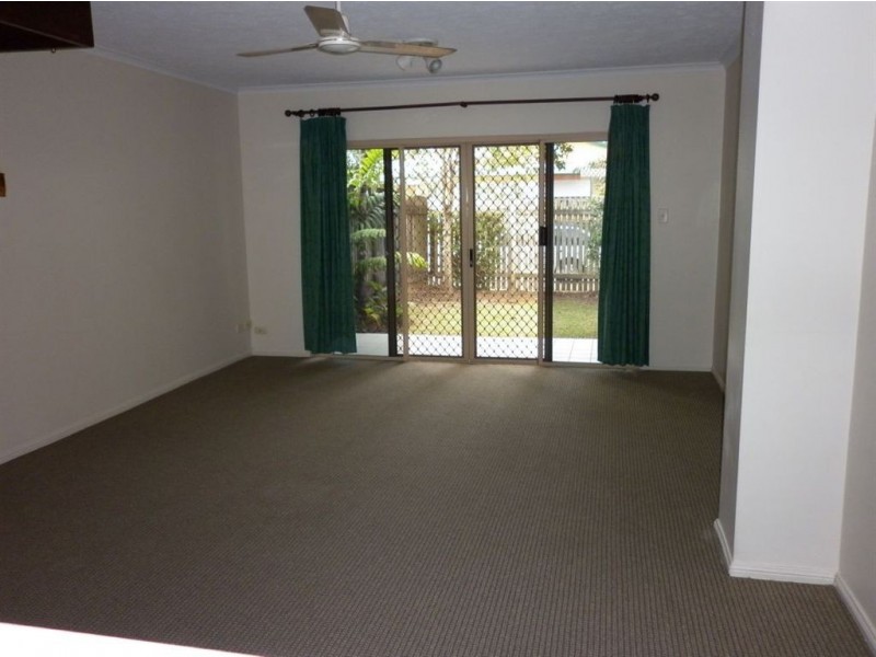 3/5 Charlotte, Woree QLD 4868