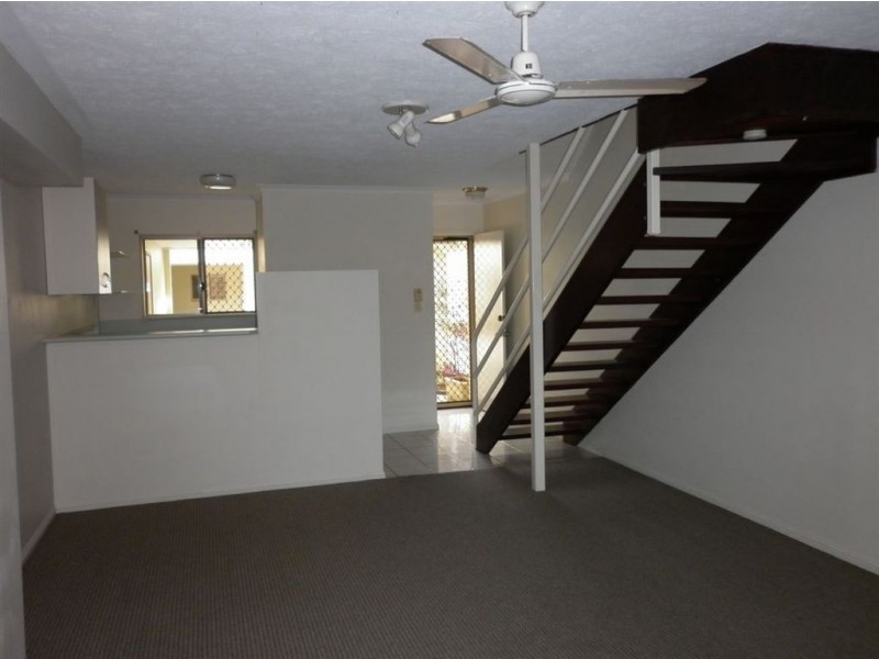 3/5 Charlotte, Woree QLD 4868