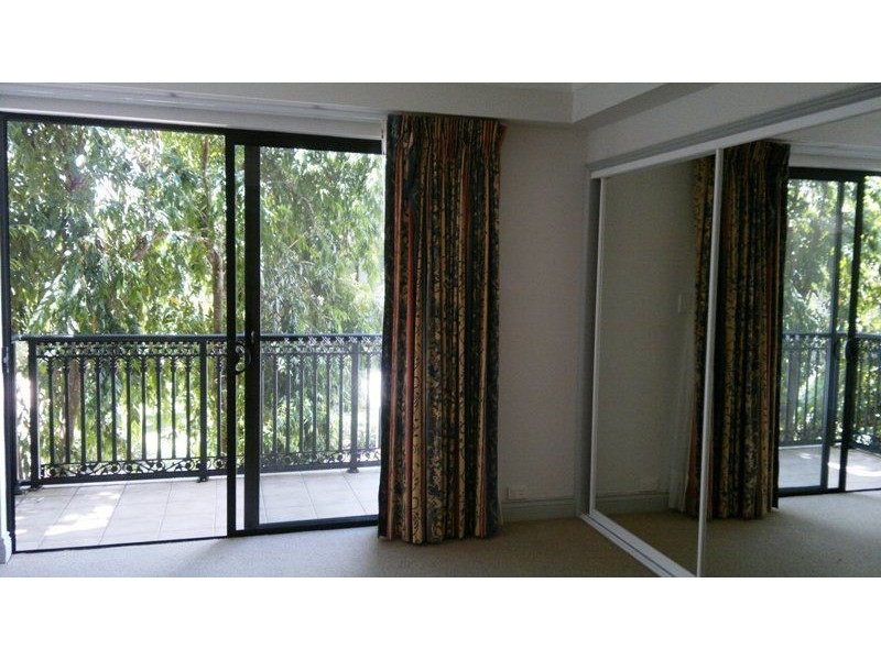 108/72 Kowinka Street, White Rock QLD 4868