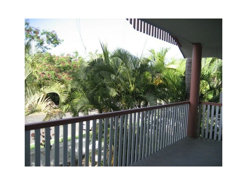 8/19 Springfield Cresent, Whitfield QLD 4870