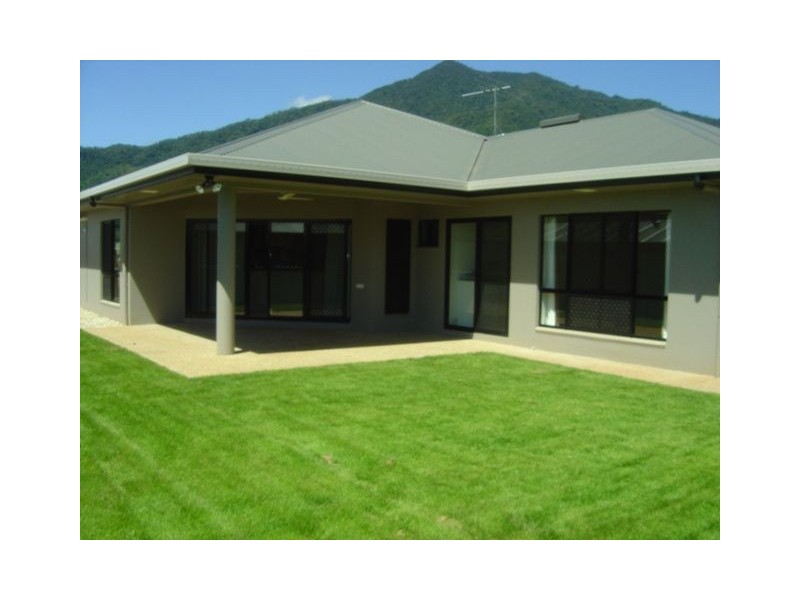 8 Capricorn Street, Bentley Park QLD 4869
