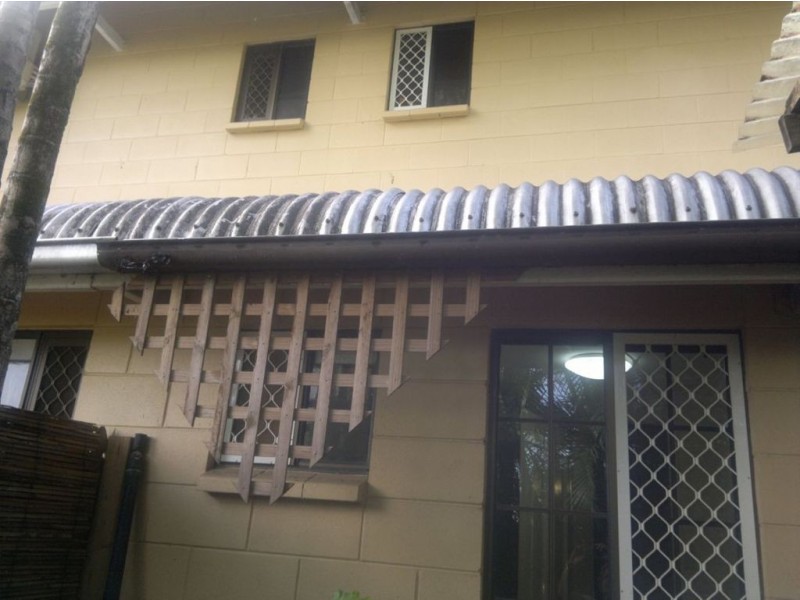 1/404 McCoombe, Mooroobool QLD 4870