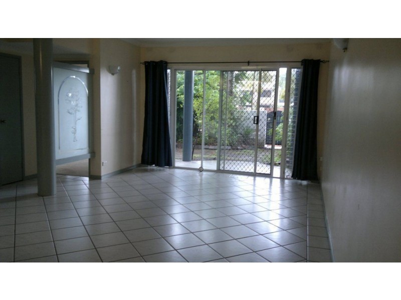1/34 Minnie Street, Cairns North QLD 4870