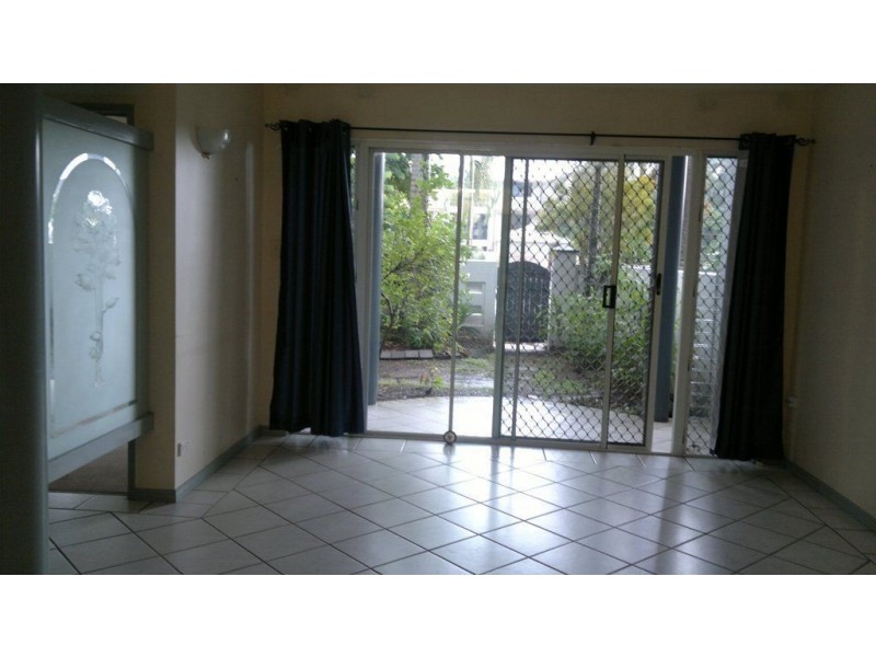 1/34 Minnie Street, Cairns North QLD 4870