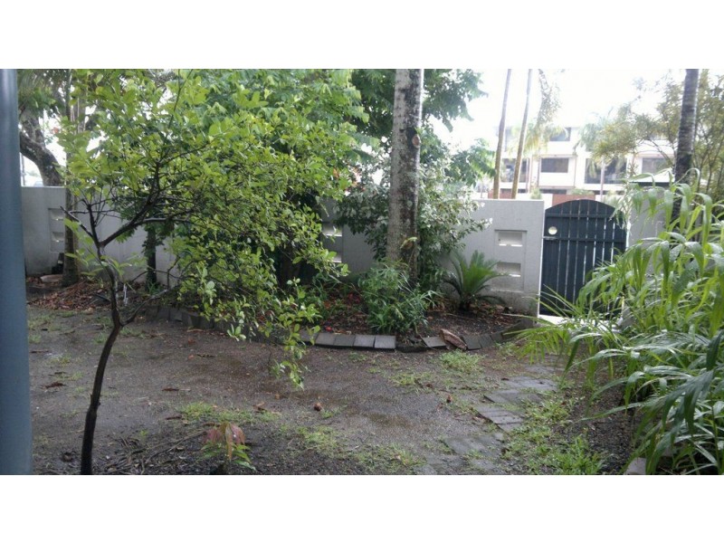 1/34 Minnie Street, Cairns North QLD 4870