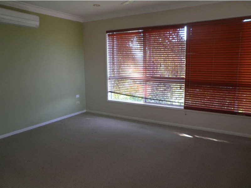 12 Rosemont Court, Mooroobool QLD 4870