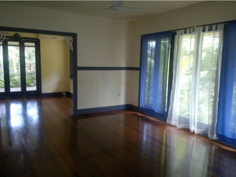 55 Upper Perkins, Manoora QLD 4870