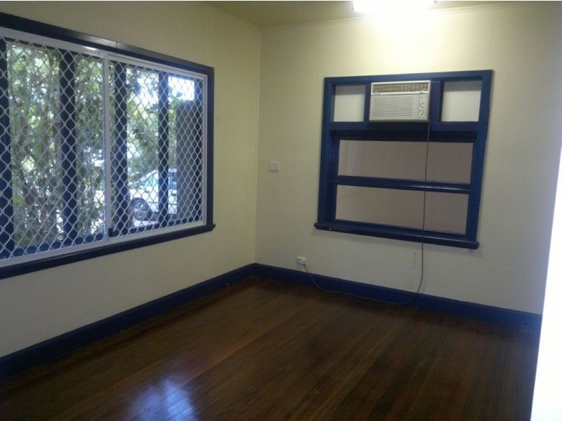 55 Upper Perkins, Manoora QLD 4870