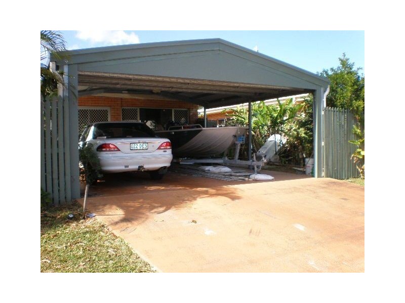 7 Smart Street, Mooroobool QLD 4870