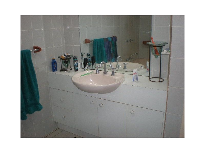 7 Smart Street, Mooroobool QLD 4870