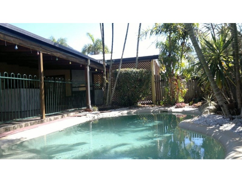 6 Rosewood Close, Redlynch QLD 4870