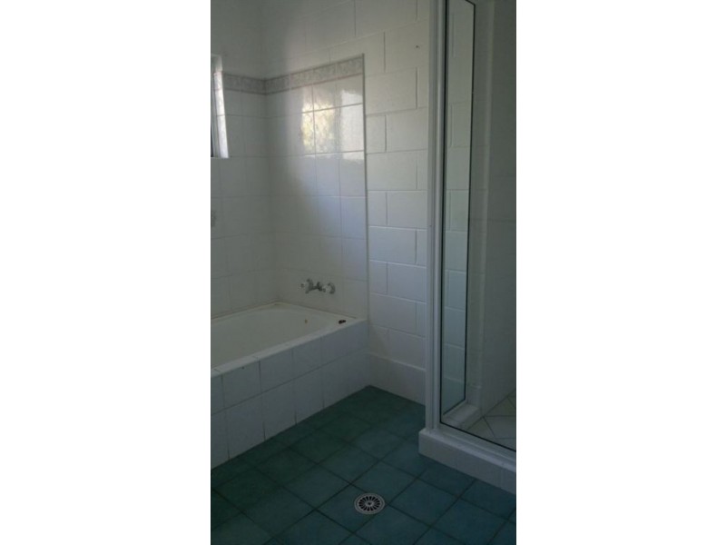 6 Rosewood Close, Redlynch QLD 4870