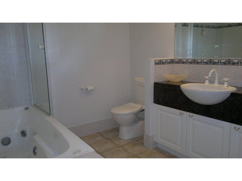 108/72 Kowinka Street, White Rock QLD 4868