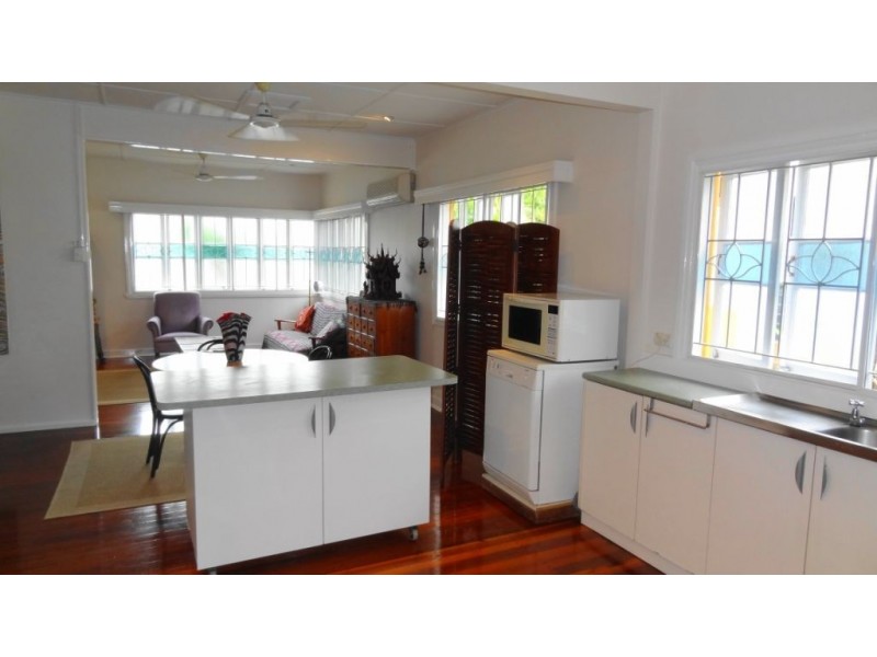 23 Collinson, Westcourt QLD 4870