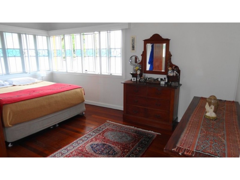 23 Collinson, Westcourt QLD 4870